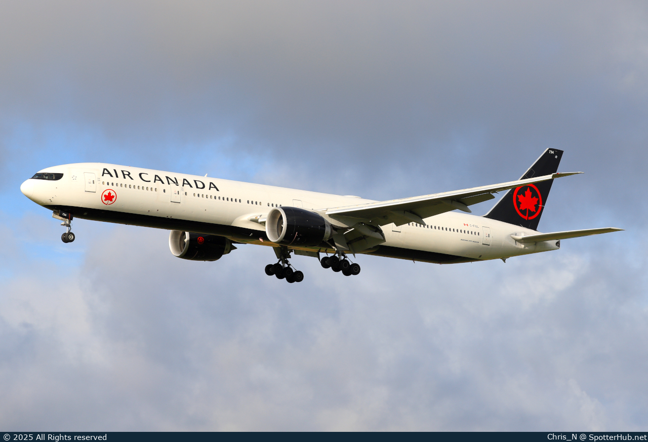 Photo of C-FIUL - Boeing 777-333(ER) operated by Air Canada