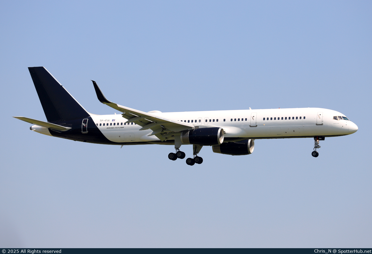 Photo of TF-FIA - Boeing 757-256 operated by Icelandair