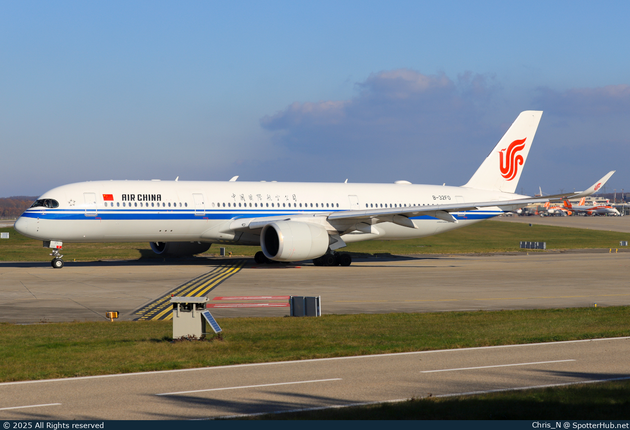 Photo of B-32F0 - Airbus A350-941 operated by Air China