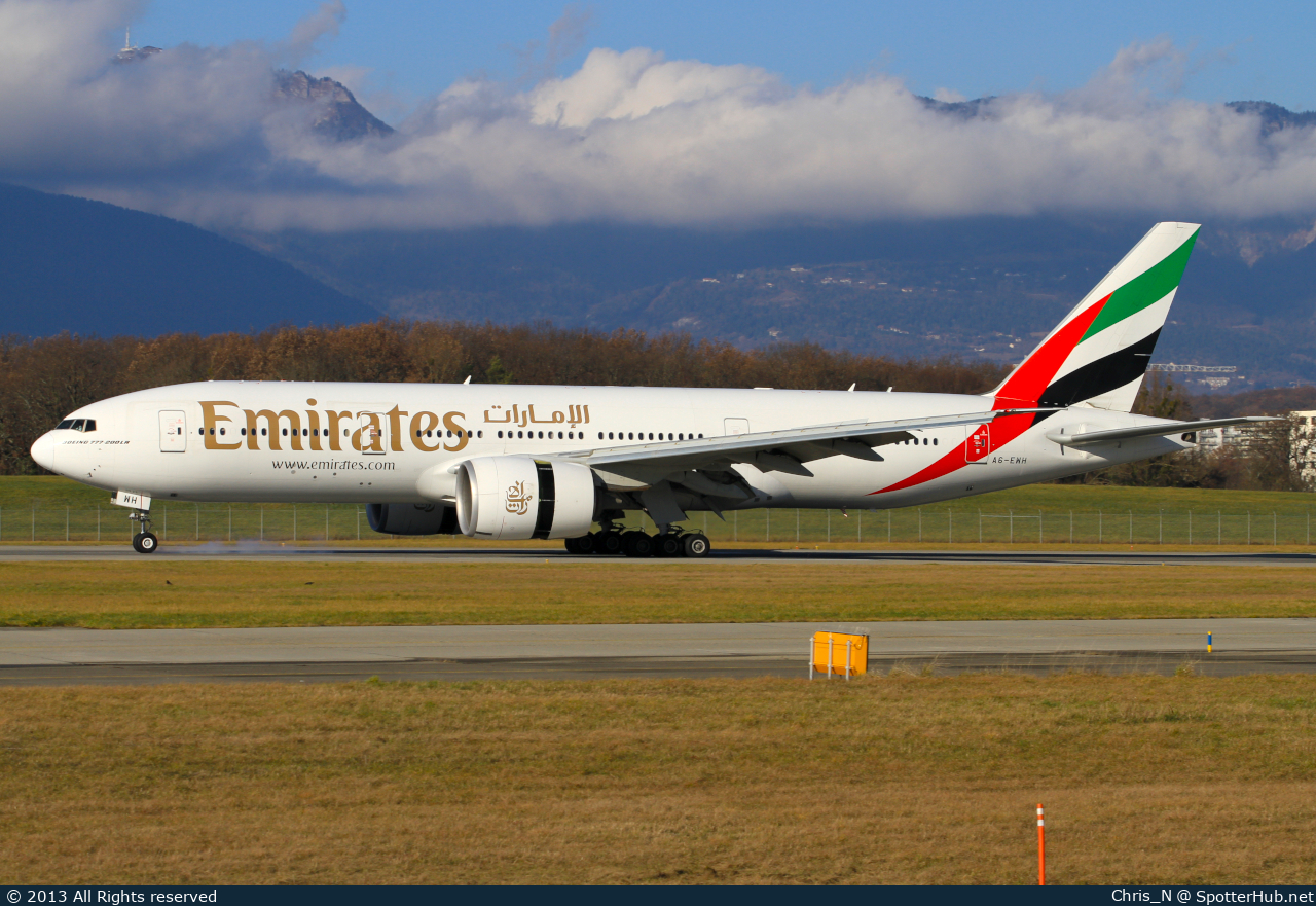 Photo of A6-EWH - Boeing 777-21H(LR) operated by Emirates