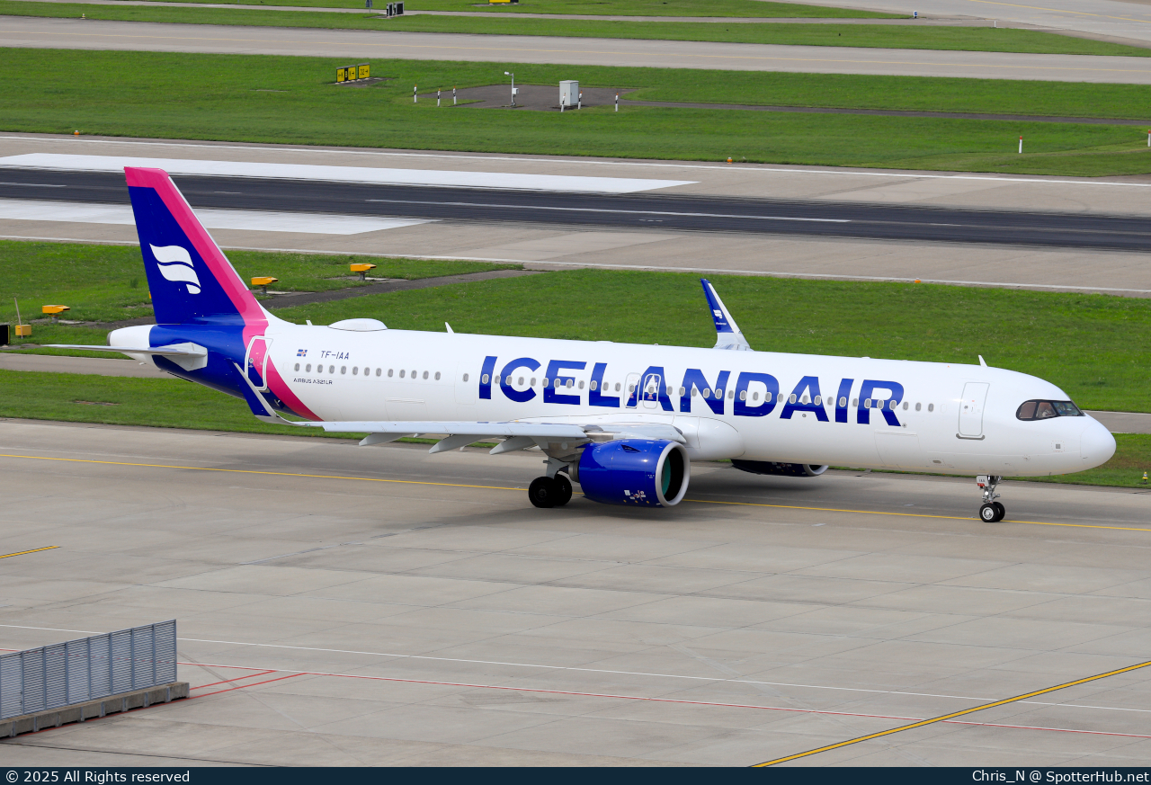 Photo of TF-IAA - Airbus A321-271NX operated by Icelandair