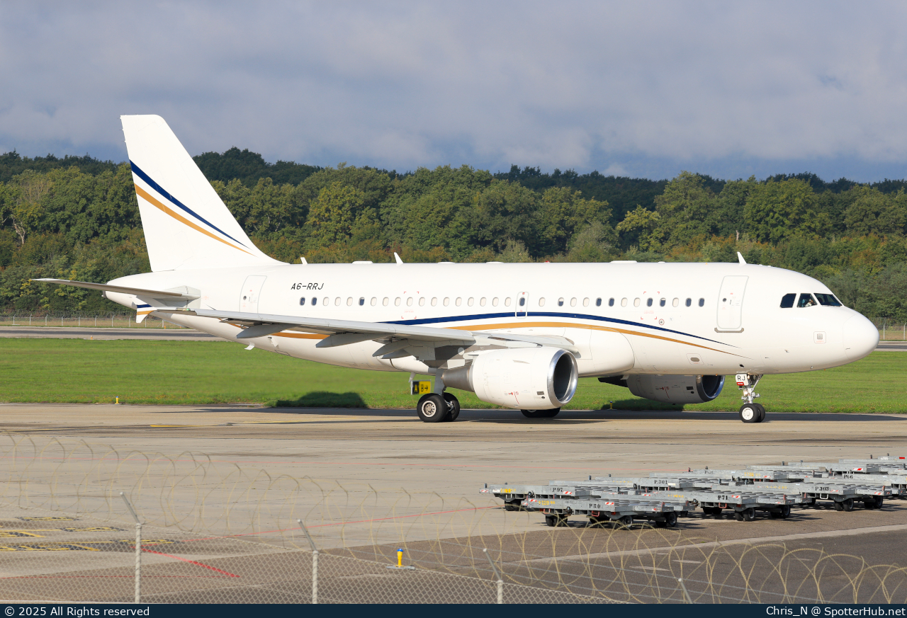 Photo of A6-RRJ - Airbus A319-115 operated by Rotana Jet Aviation