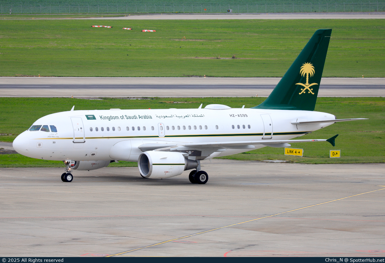 Photo of HZ-AS99 - Airbus A318-112(CJ) Elite operated by Saudi Royal Flight