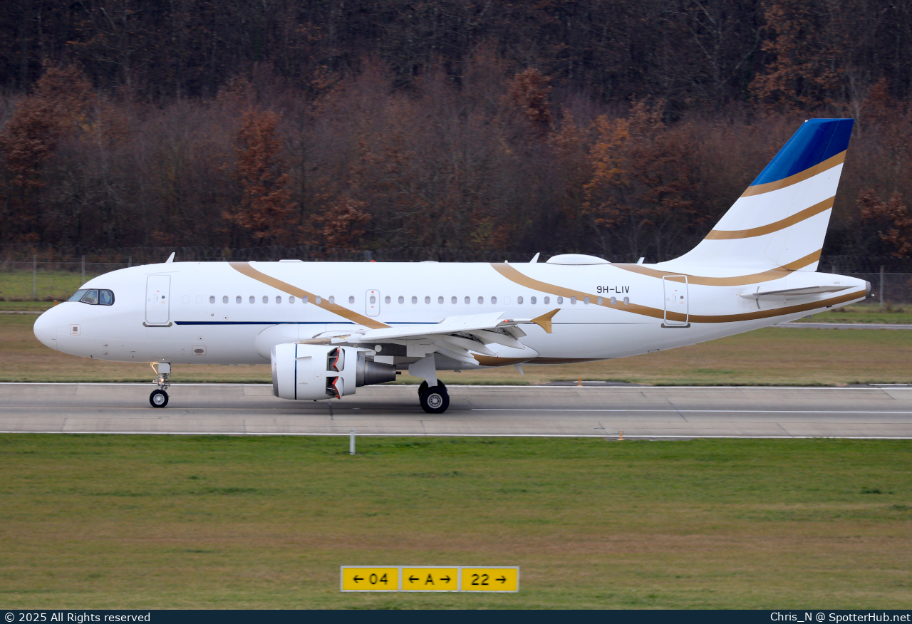 Photo of 9H-LIV - Airbus A319-115(CJ) operated by Comlux Aviation Malta