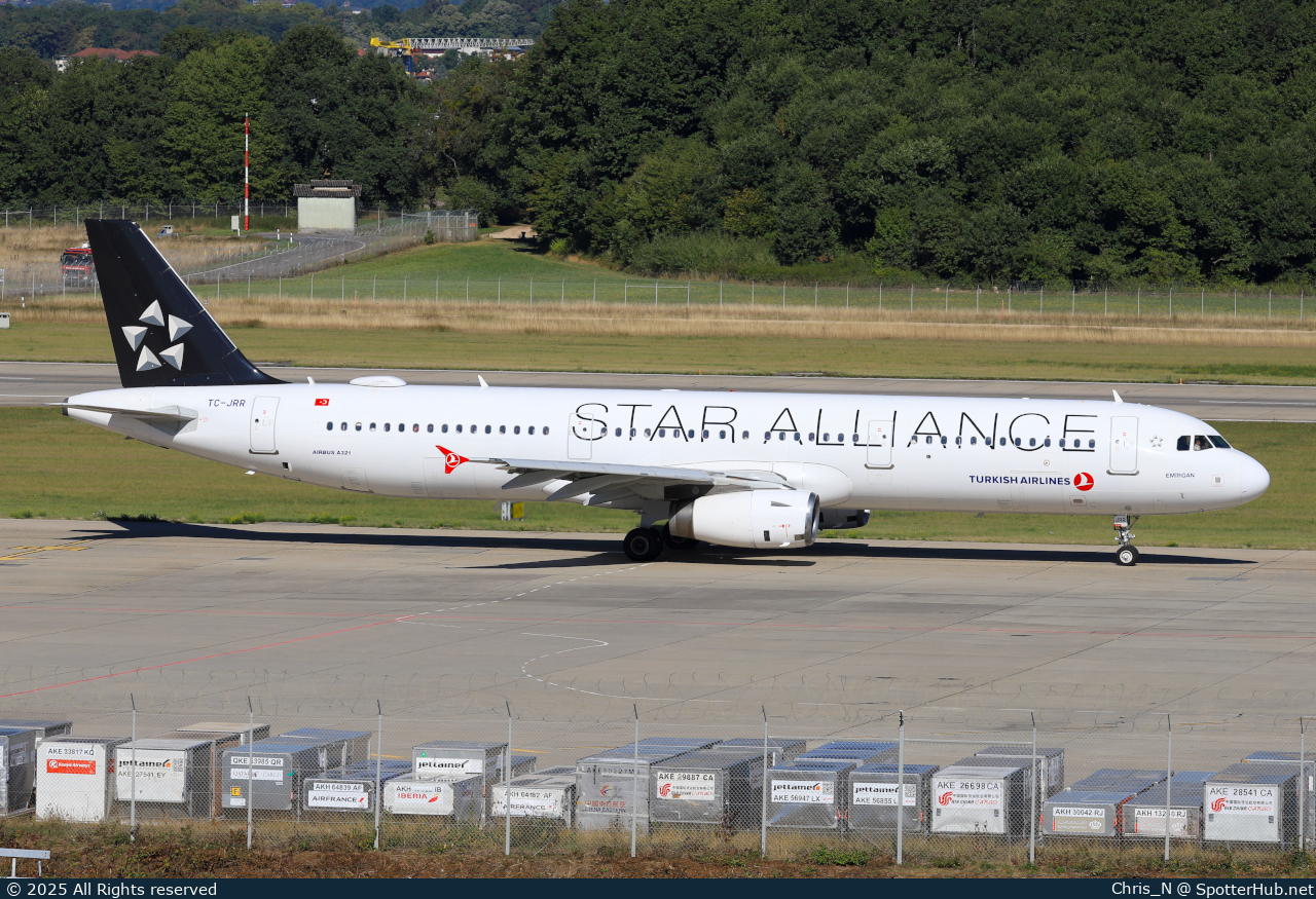 Photo of TC-JRR - Airbus A321-231 operated by Turkish Airlines
