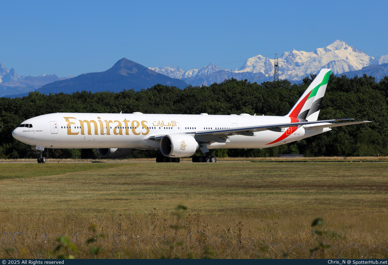 Photo of A6-SIL - Boeing 777-35R(ER) operated by United Arab Emirates Presidential Flight