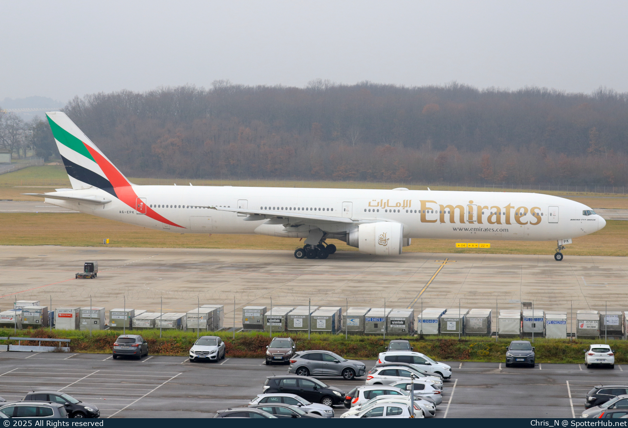 Photo of A6-EPK - Boeing 777-31H(ER) operated by Emirates