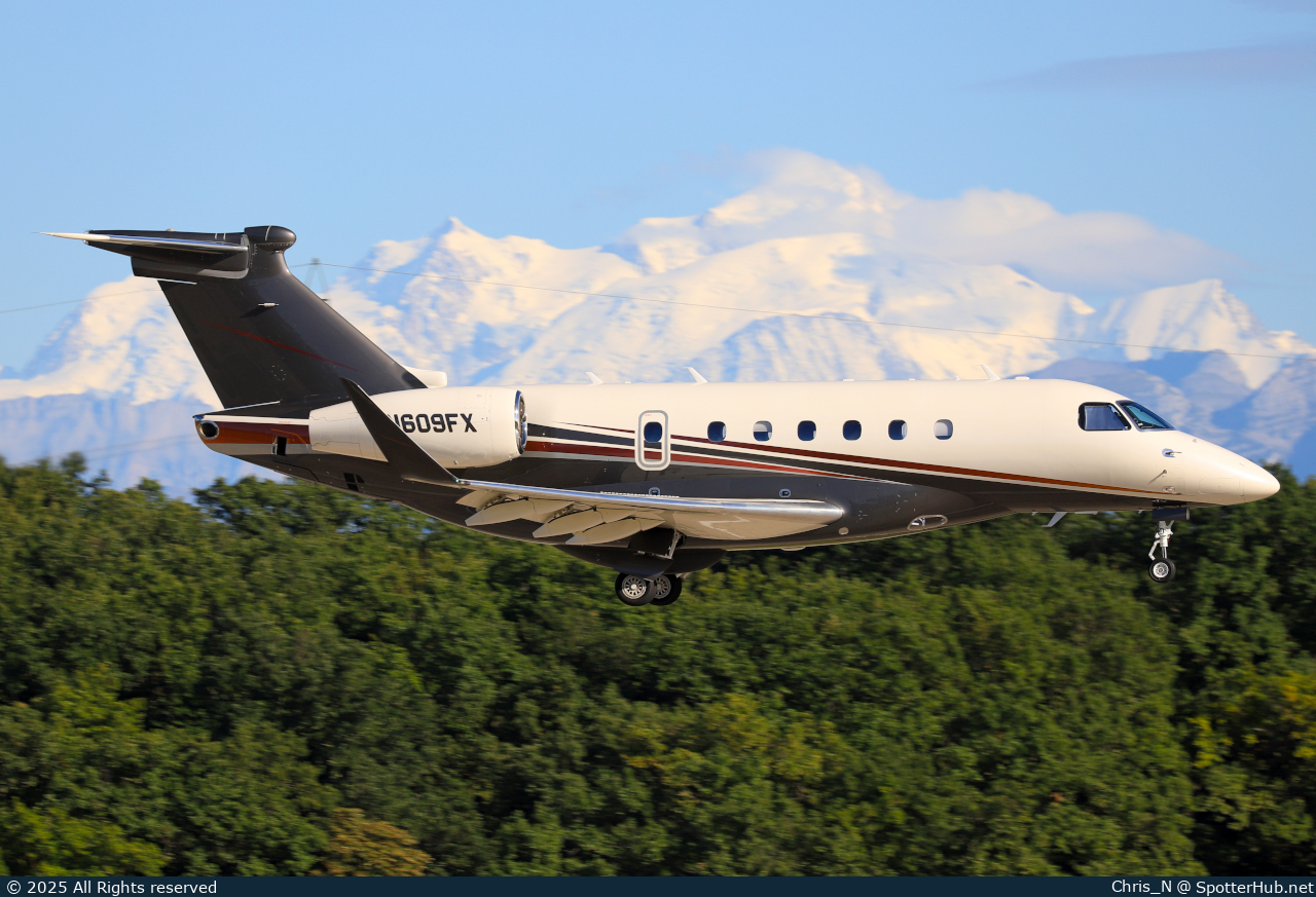 Photo of N609FX - Embraer Praetor 600 operated by Flexjet