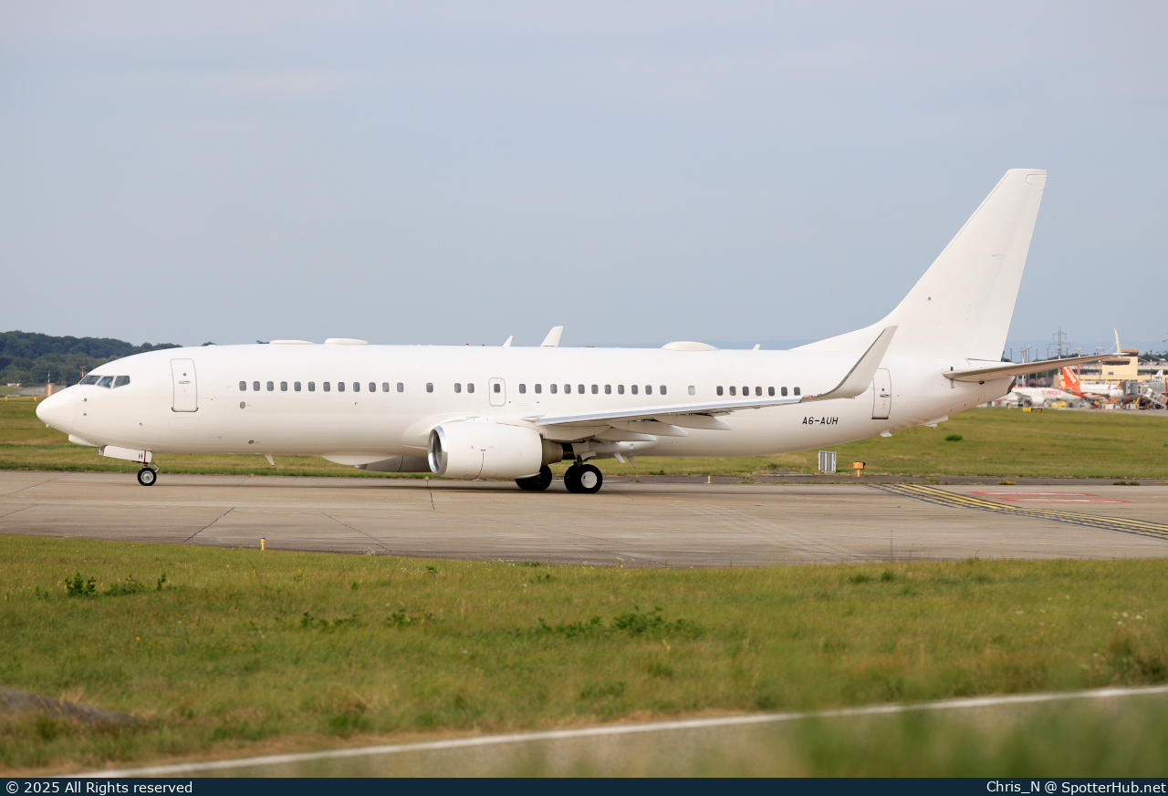 Photo of A6-AUH - Boeing 737-8EF(BBJ2) operated by United Arab Emirates Presidential Flight