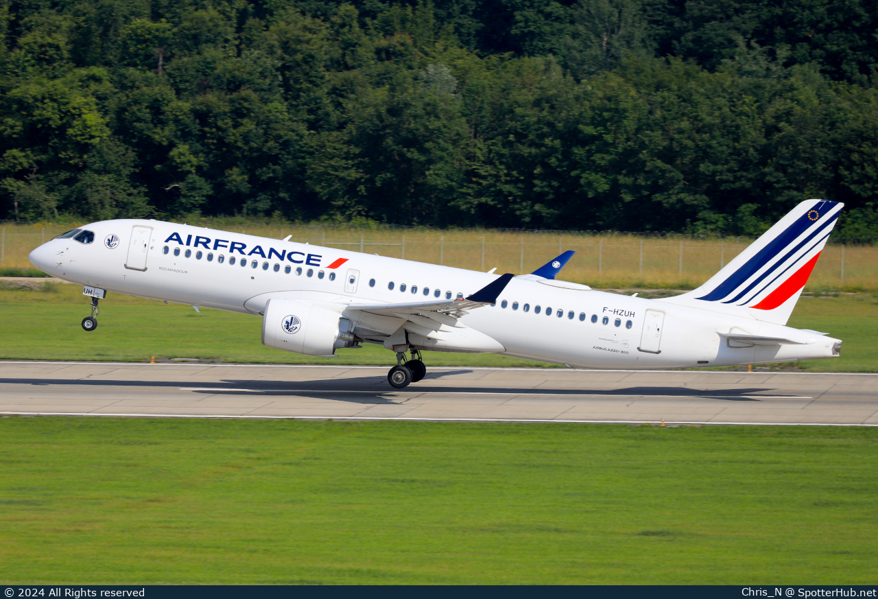 Photo of F-HZUH - Airbus A220-300 operated by Air France