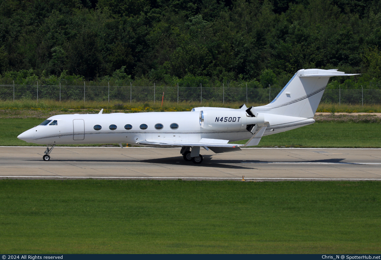 Photo of N450DT - Gulfstream GIV-X (G450) operated by Charter One