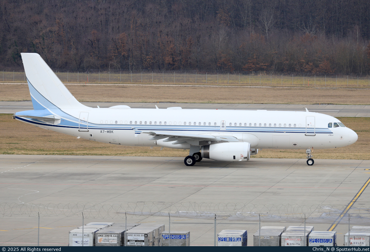 Photo of A7-MBK - Airbus A320-232(CJ) Prestige operated by Qatar Amiri Flight