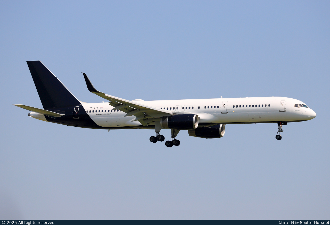 Photo of TF-FIA - Boeing 757-256 operated by Icelandair