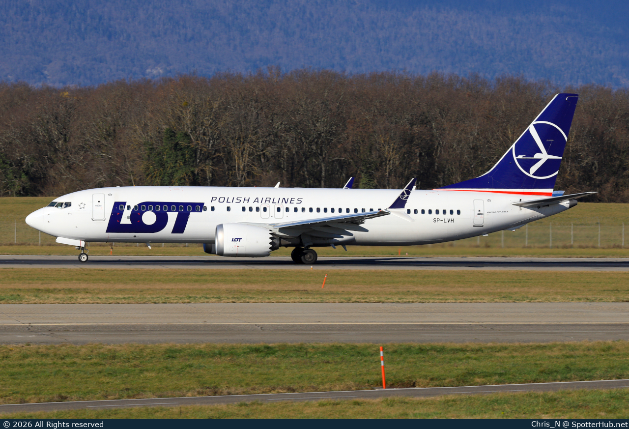 Photo of SP-LVH - Boeing 737 MAX 8 operated by LOT Polish Airlines