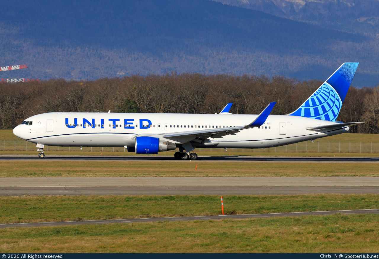 Photo of N641UA - Boeing 767-322(ER) operated by United Airlines