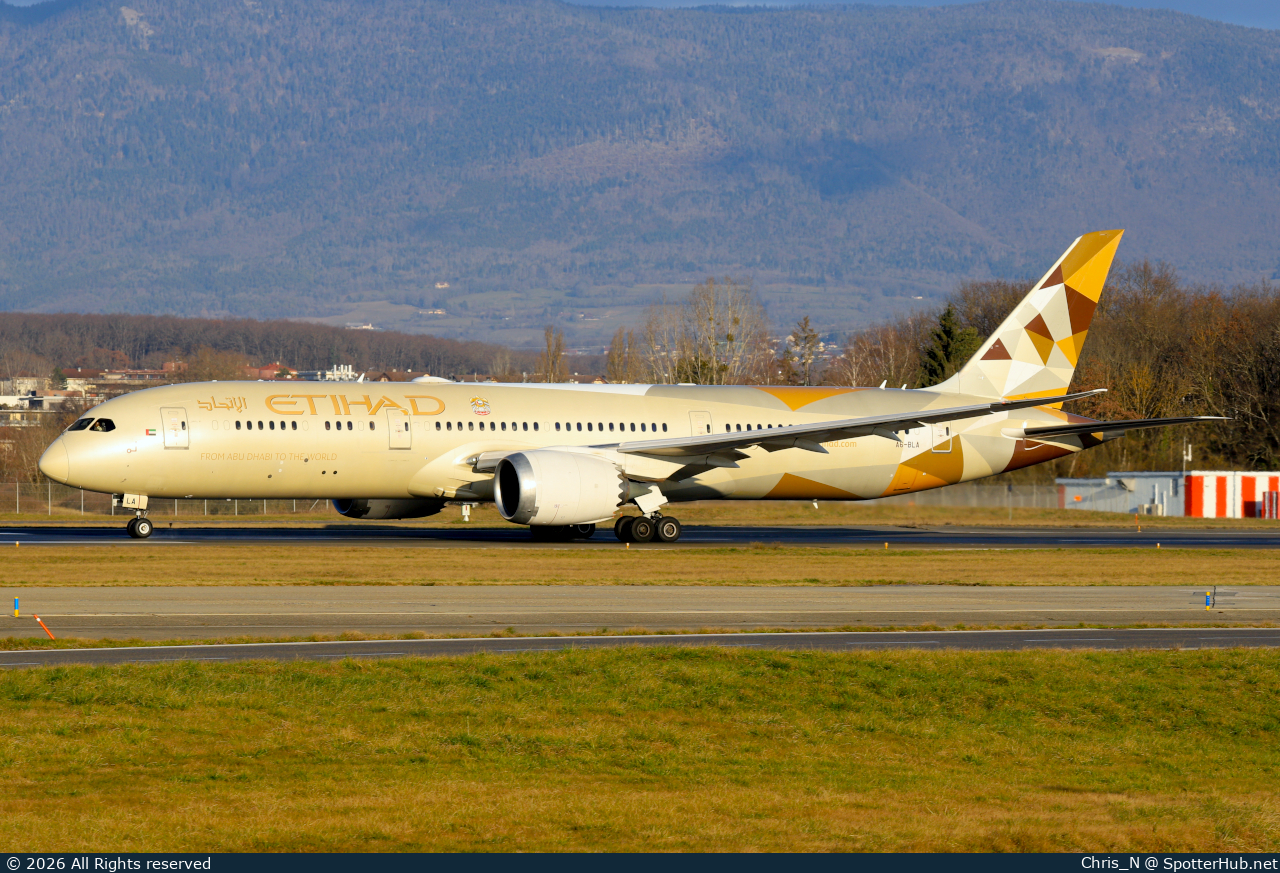 Photo of A6-BLA - Boeing 787-9 Dreamliner operated by Etihad Airways