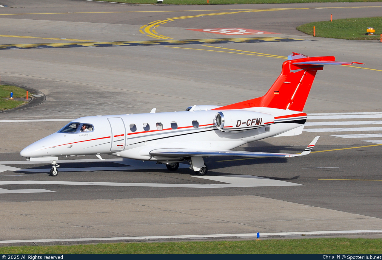 Photo of D-CFMI - Embraer Phenom 300 operated by GEMÜ