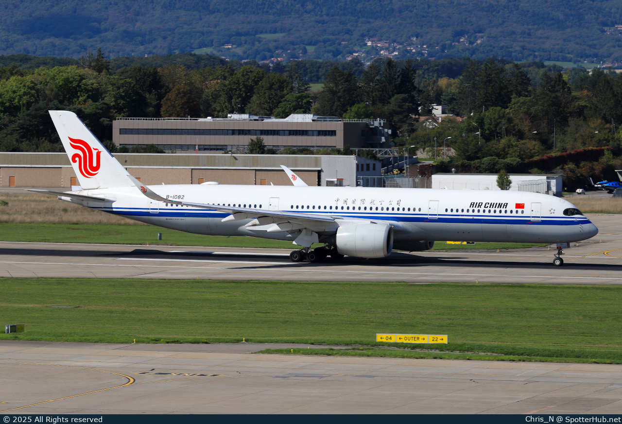 Photo of B-1082 - Airbus A350-941 operated by Air China