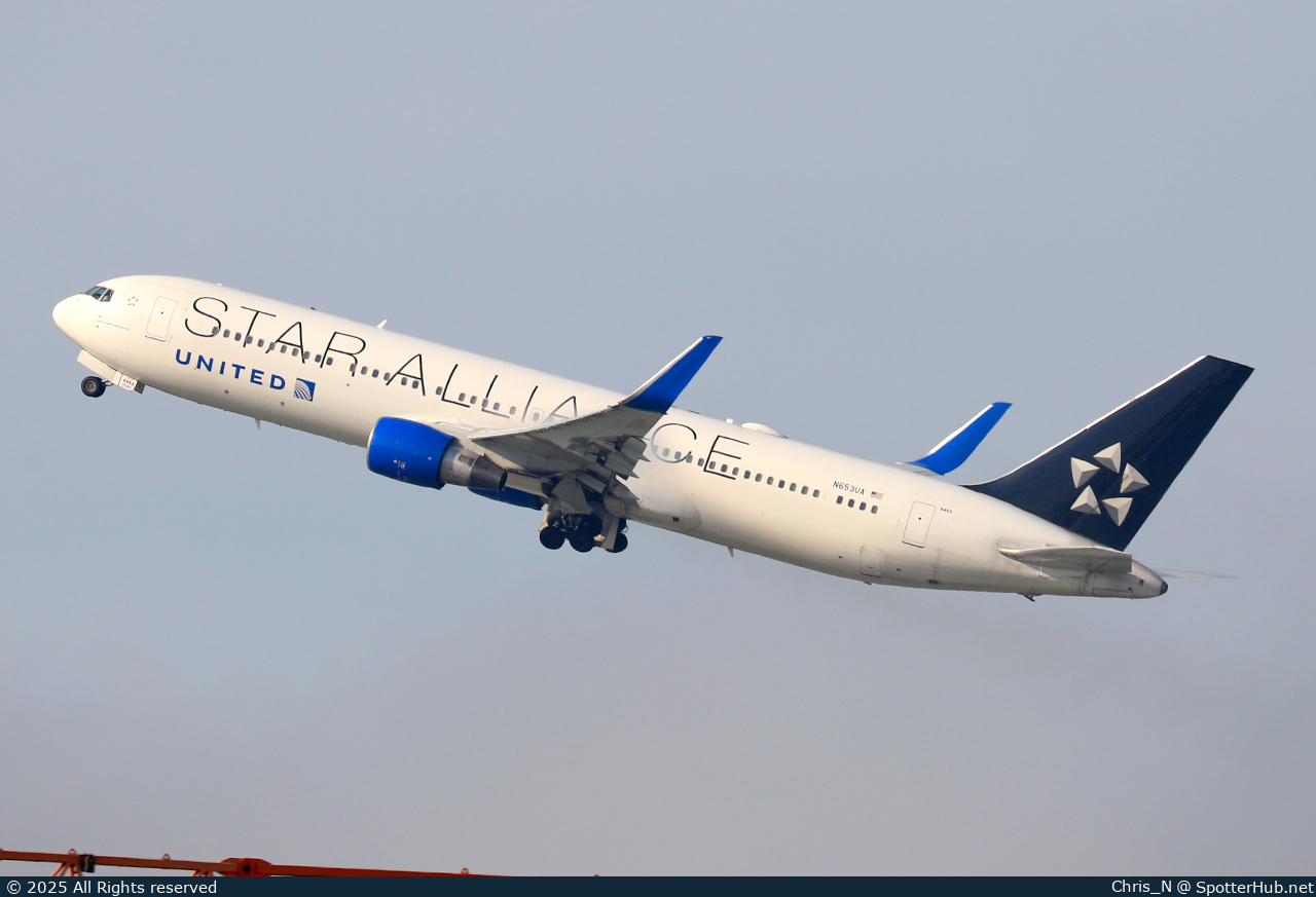 Photo of N653UA - Boeing 767-322(ER) operated by United Airlines