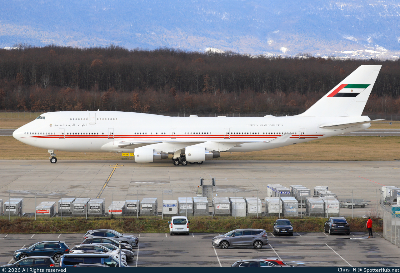 Photo of A6-HRM - Boeing 747-422 operated by Dubai Royal Air Wing