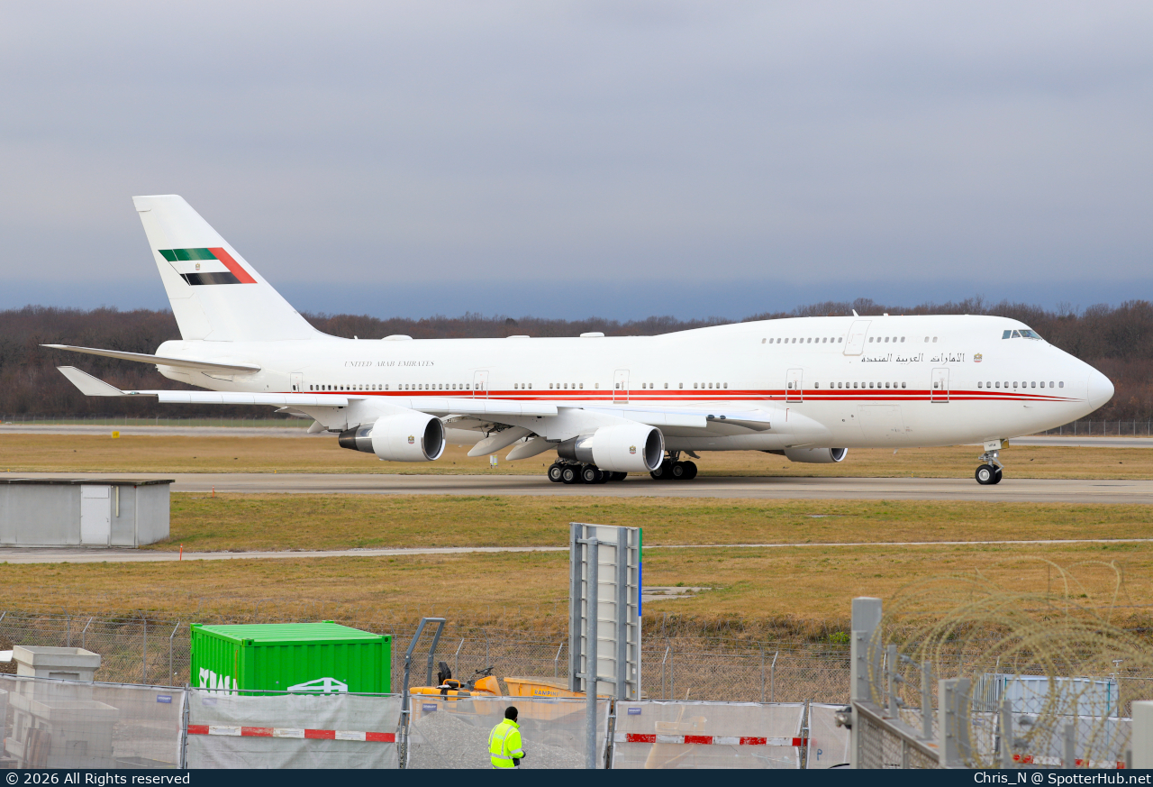 Photo of A6-HRM - Boeing 747-422 operated by Dubai Royal Air Wing