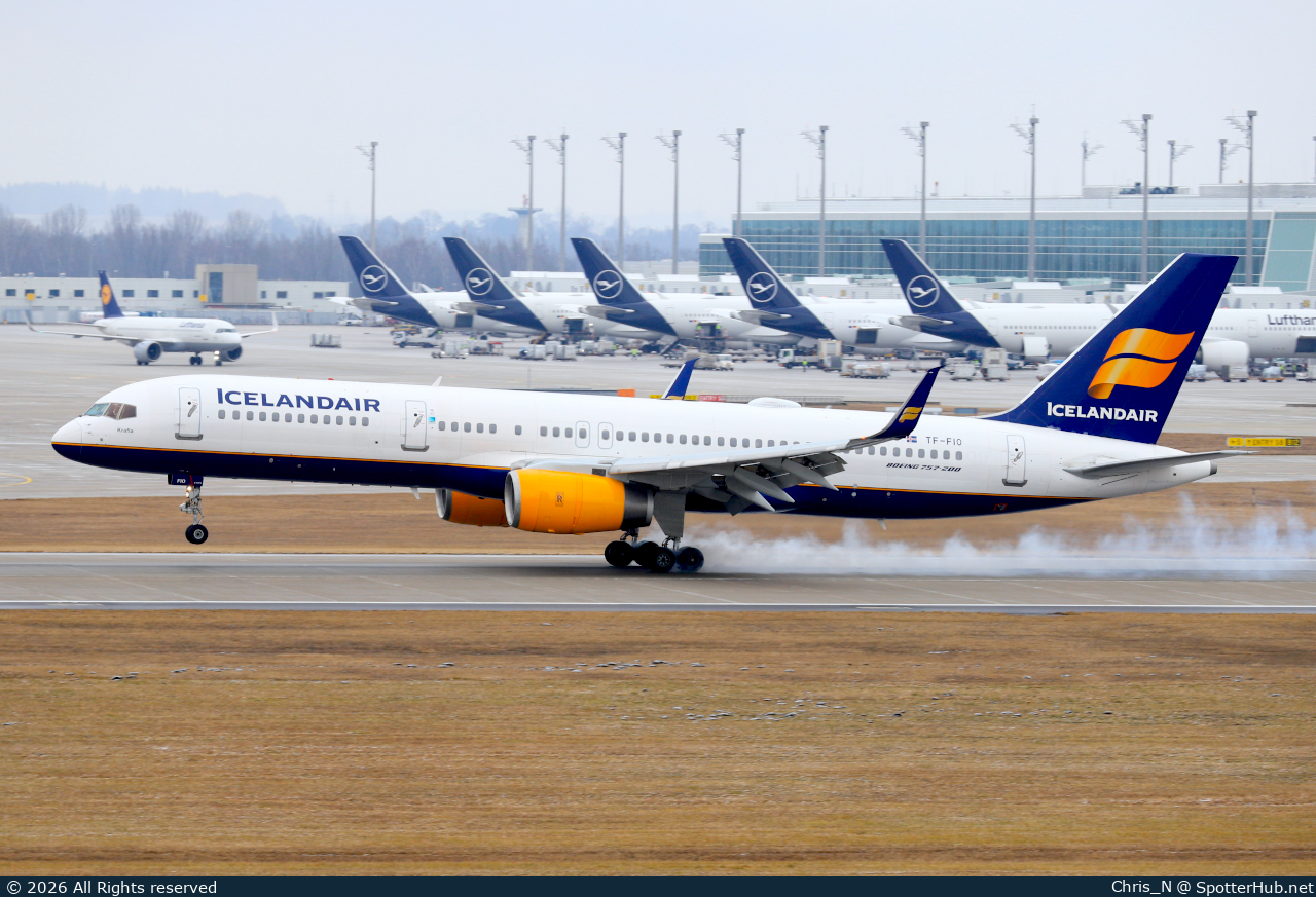 Photo of TF-FIO - Boeing 757-208 operated by Icelandair