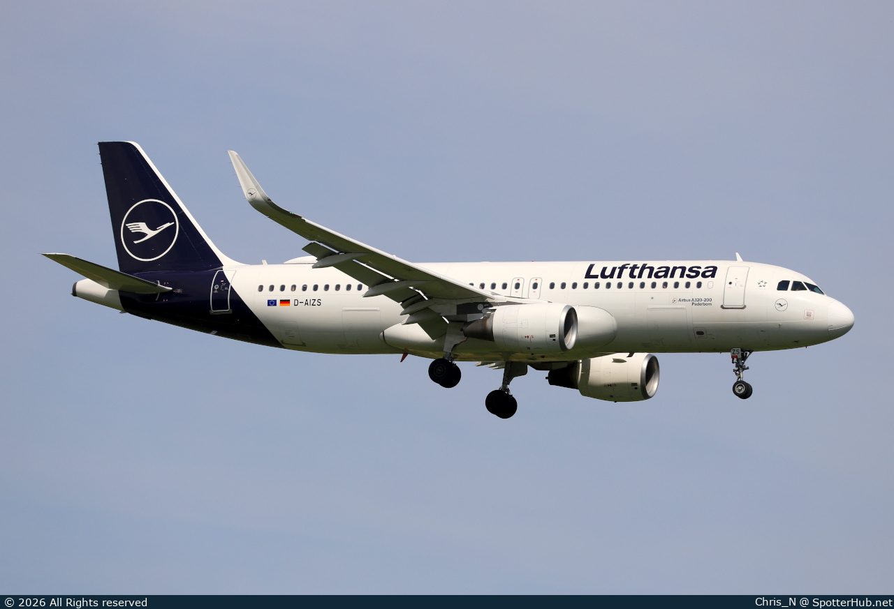 Photo of D-AIZS - Airbus A320-214 operated by Lufthansa
