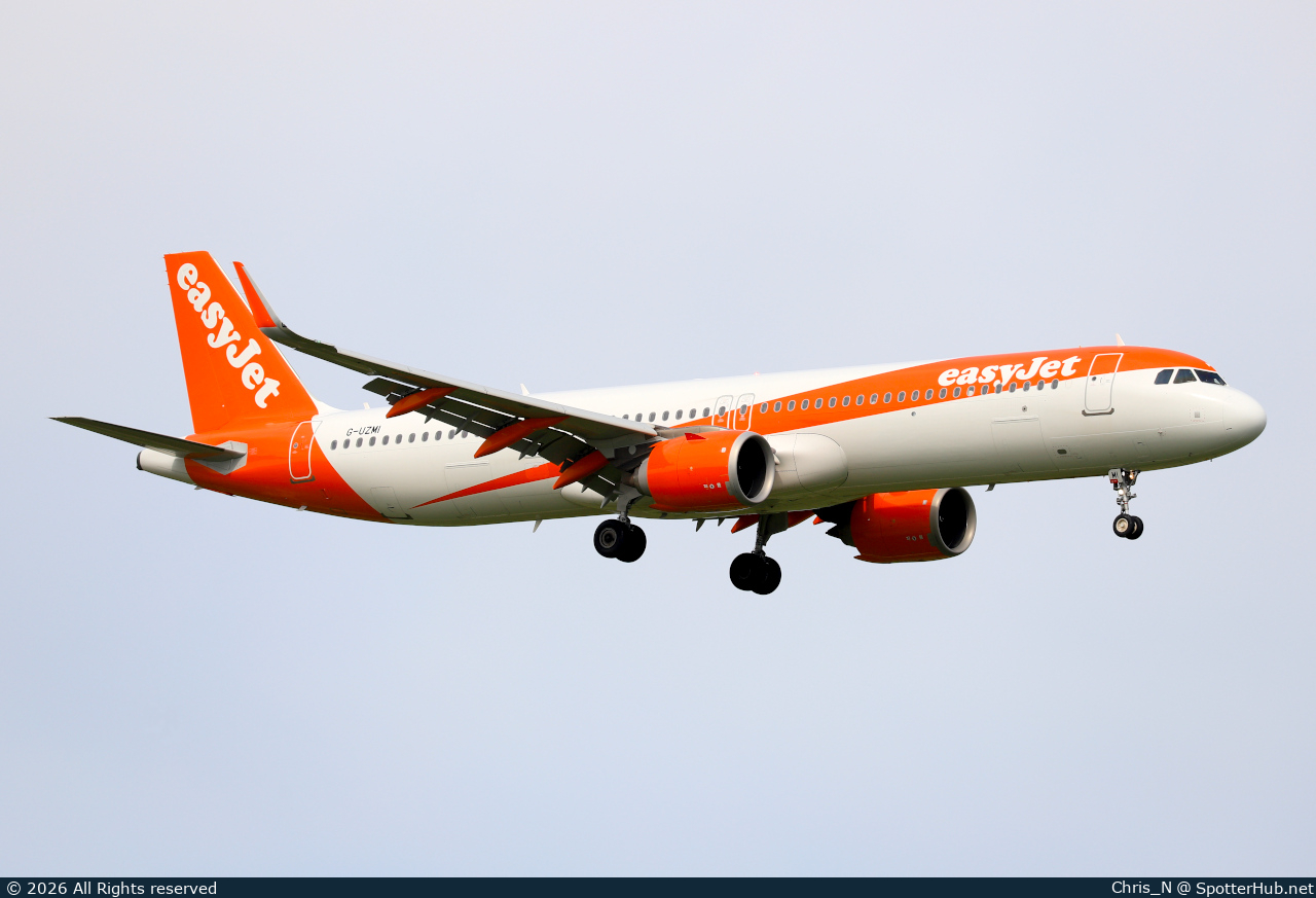 Photo of G-UZMI - Airbus A321-251NX operated by easyJet