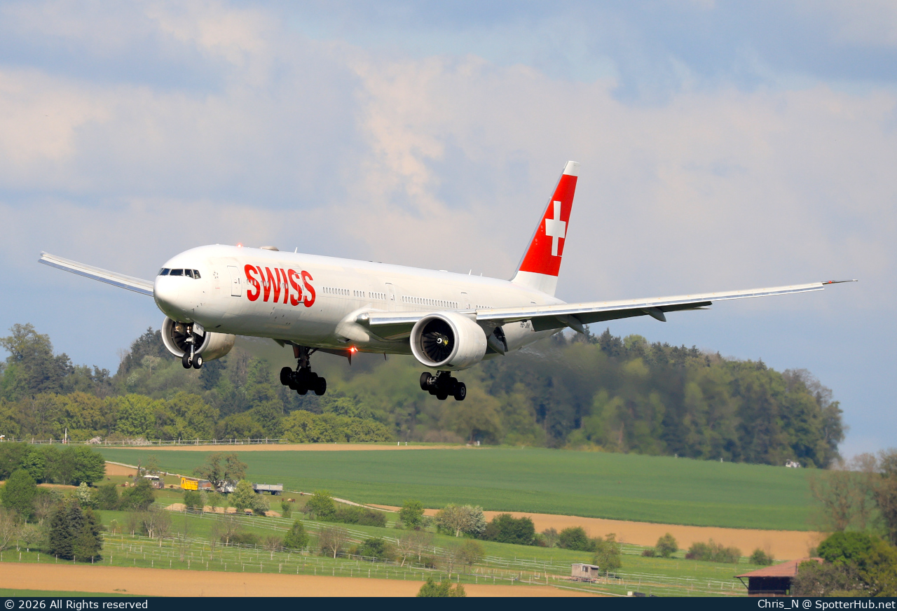 Photo of HB-JNK - Boeing 777-3DE(ER) operated by Swiss International Air Lines