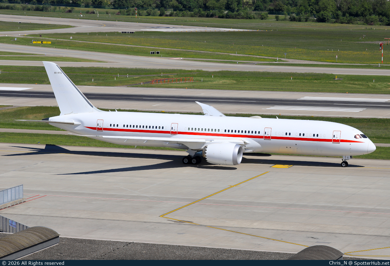 Photo of A6-PFG - Boeing 787-9 Dreamliner operated by United Arab Emirates Presidential Flight
