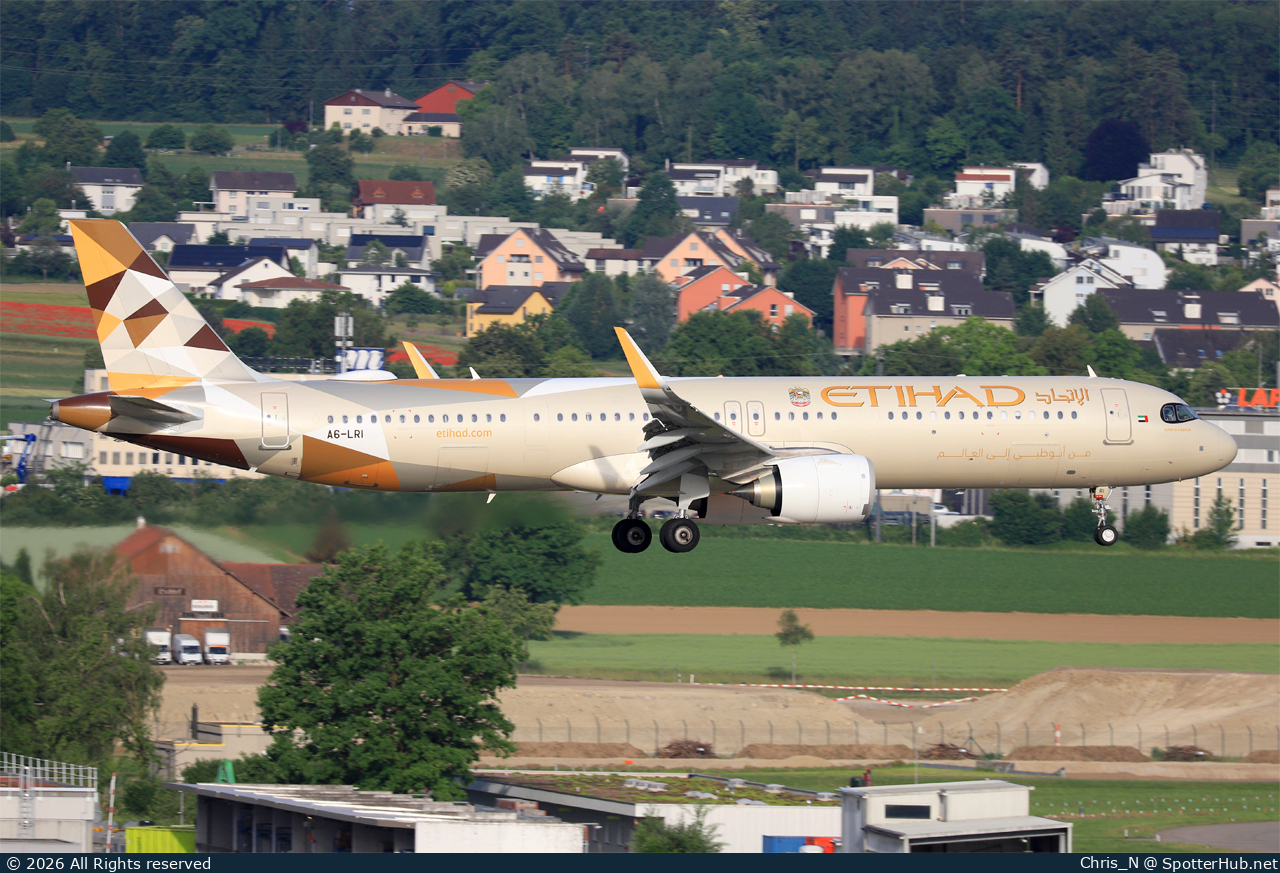Photo of A6-LRI - Airbus A321-251NX operated by Etihad Airways