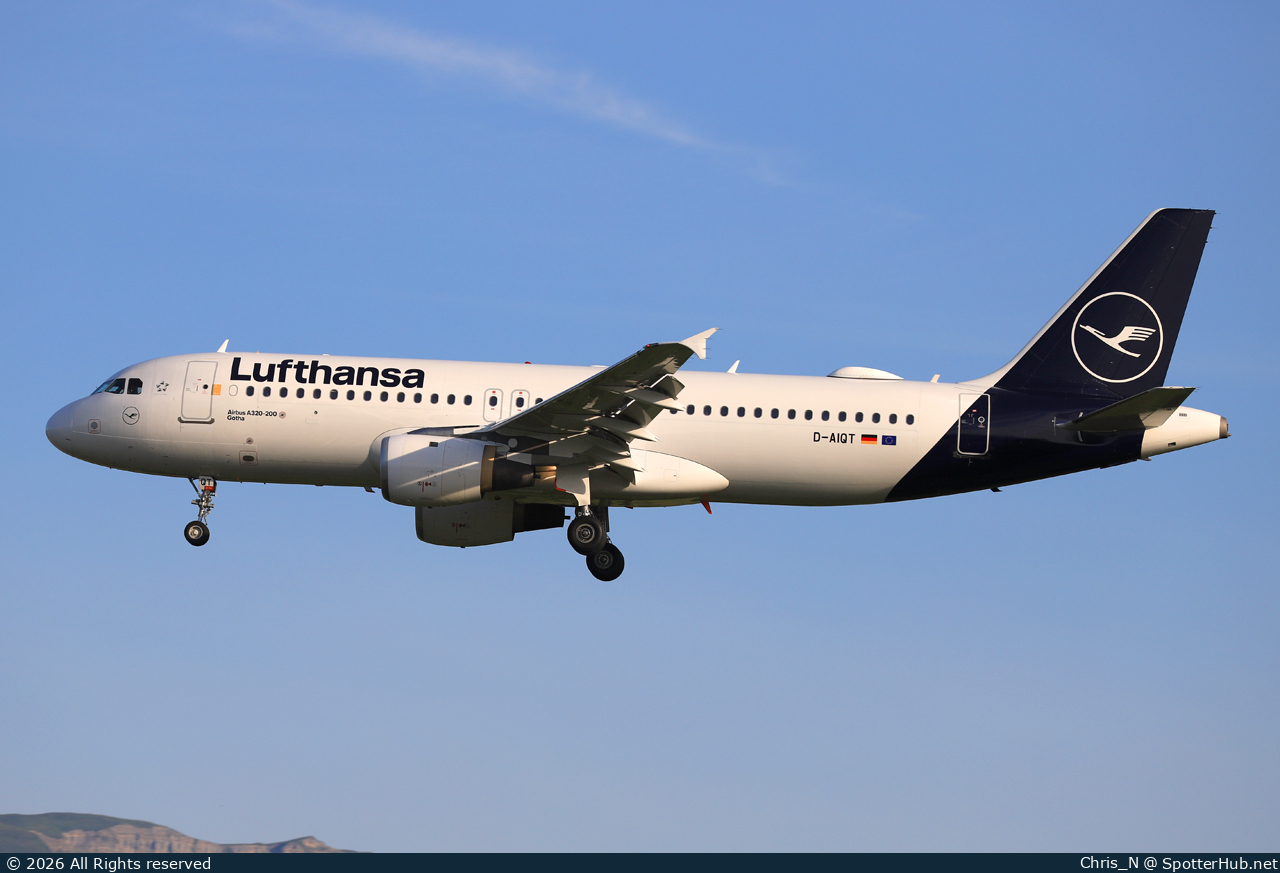 Photo of D-AIQT - Airbus A320-211 operated by Lufthansa