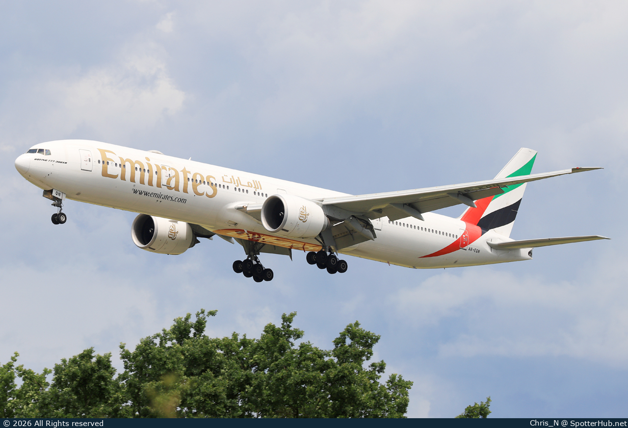 Photo of A6-EQN - Boeing 777-31H(ER) operated by Emirates