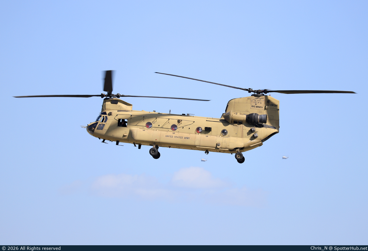 Photo of 13-08134 - Boeing Vertol CH-47F Chinook operated by US Army