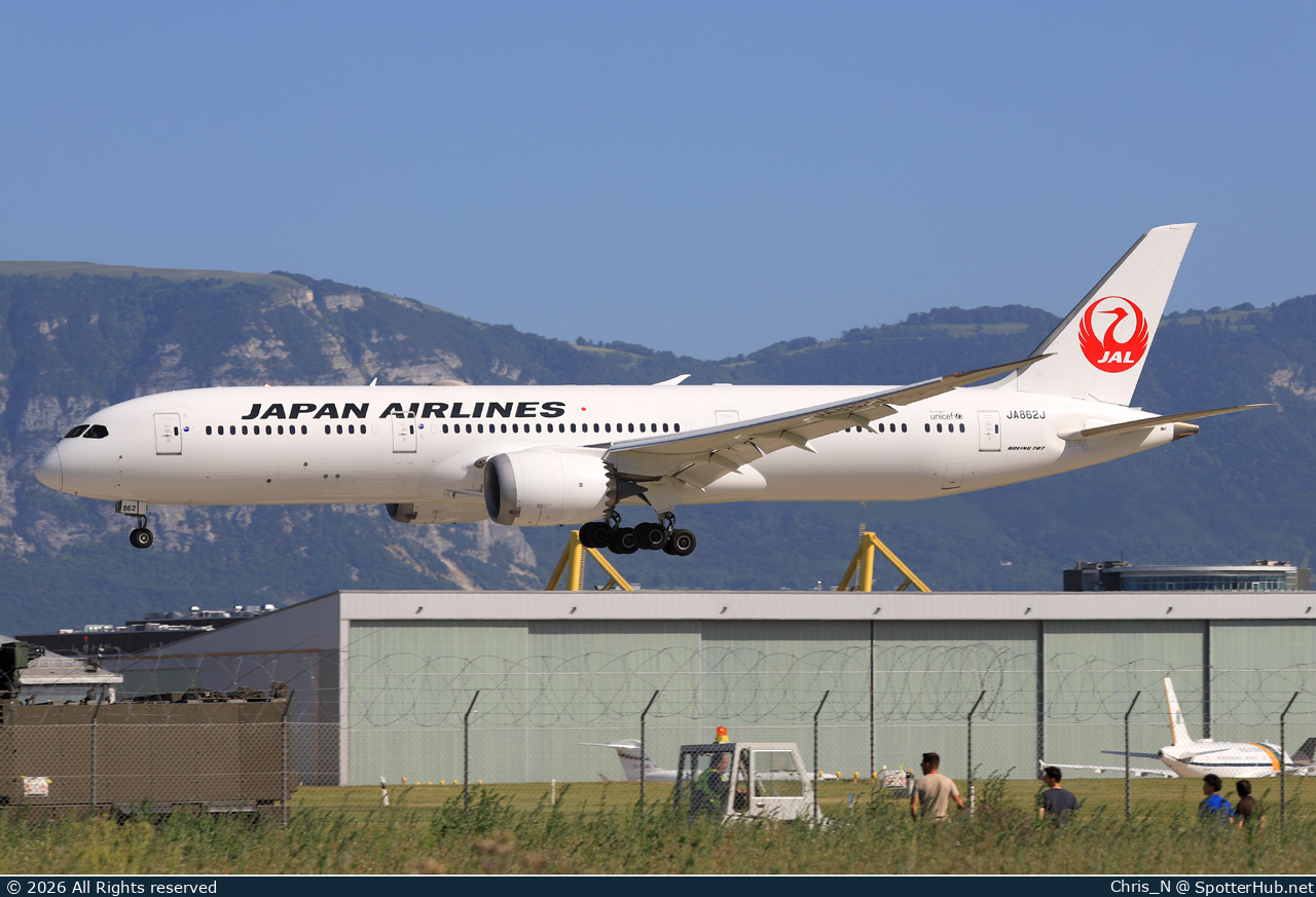 Photo of JA862J - Boeing 787-9 Dreamliner operated by Japan Airlines