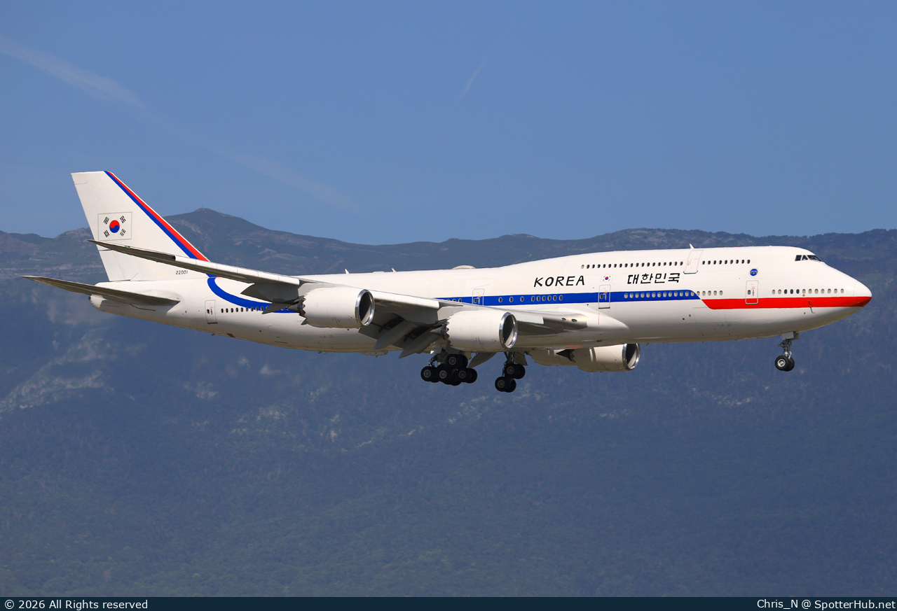 Photo of 22001 - Boeing 747-8B5 operated by Government of the Republic of Korea