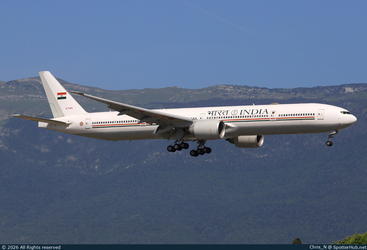 Photo of K7066 - Boeing 777-337(ER) operated by Government of India