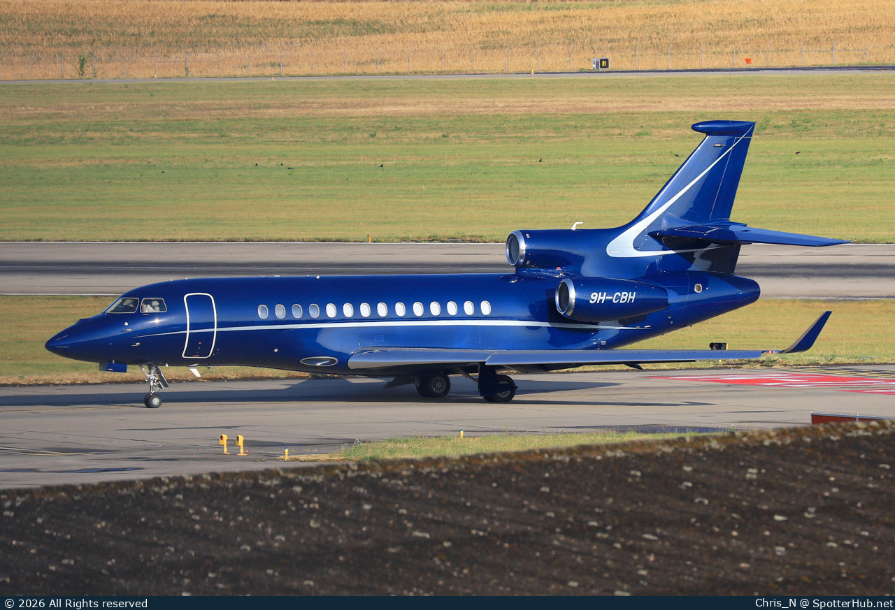 Photo of 9H-CBH - Dassault Falcon 7X operated by AstonJet Malta