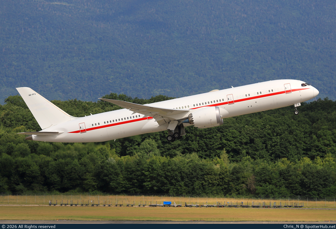 Photo of A6-PFG - Boeing 787-9 Dreamliner operated by United Arab Emirates Presidential Flight