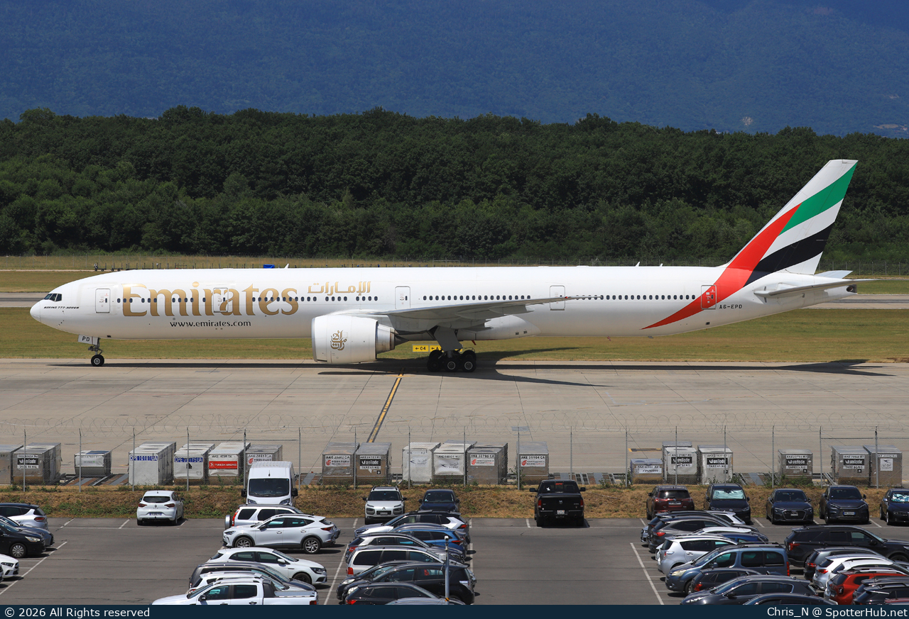 Photo of A6-EPD - Boeing 777-31H(ER) operated by Emirates
