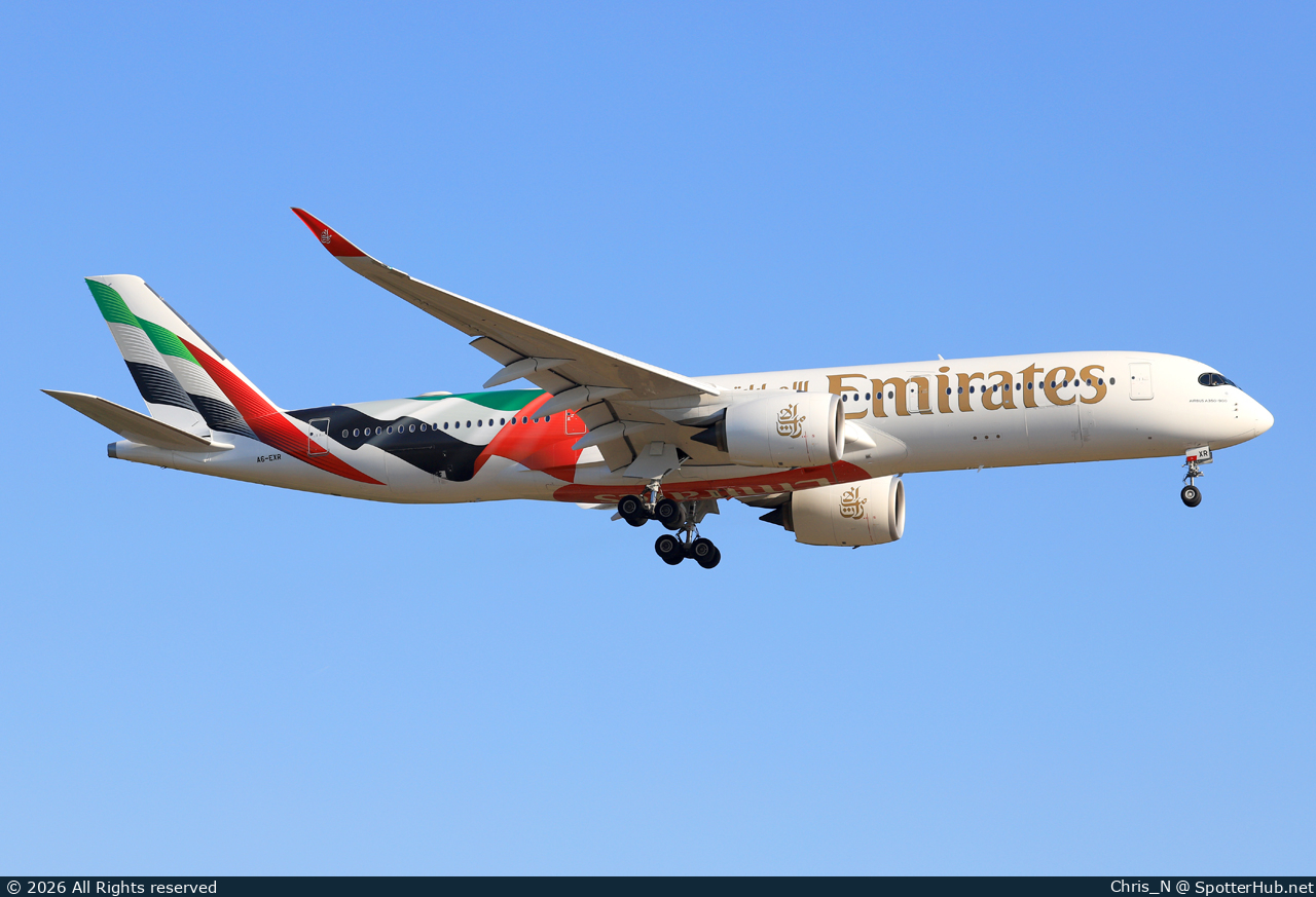 Photo of A6-EXR - Airbus A350-941 operated by Emirates