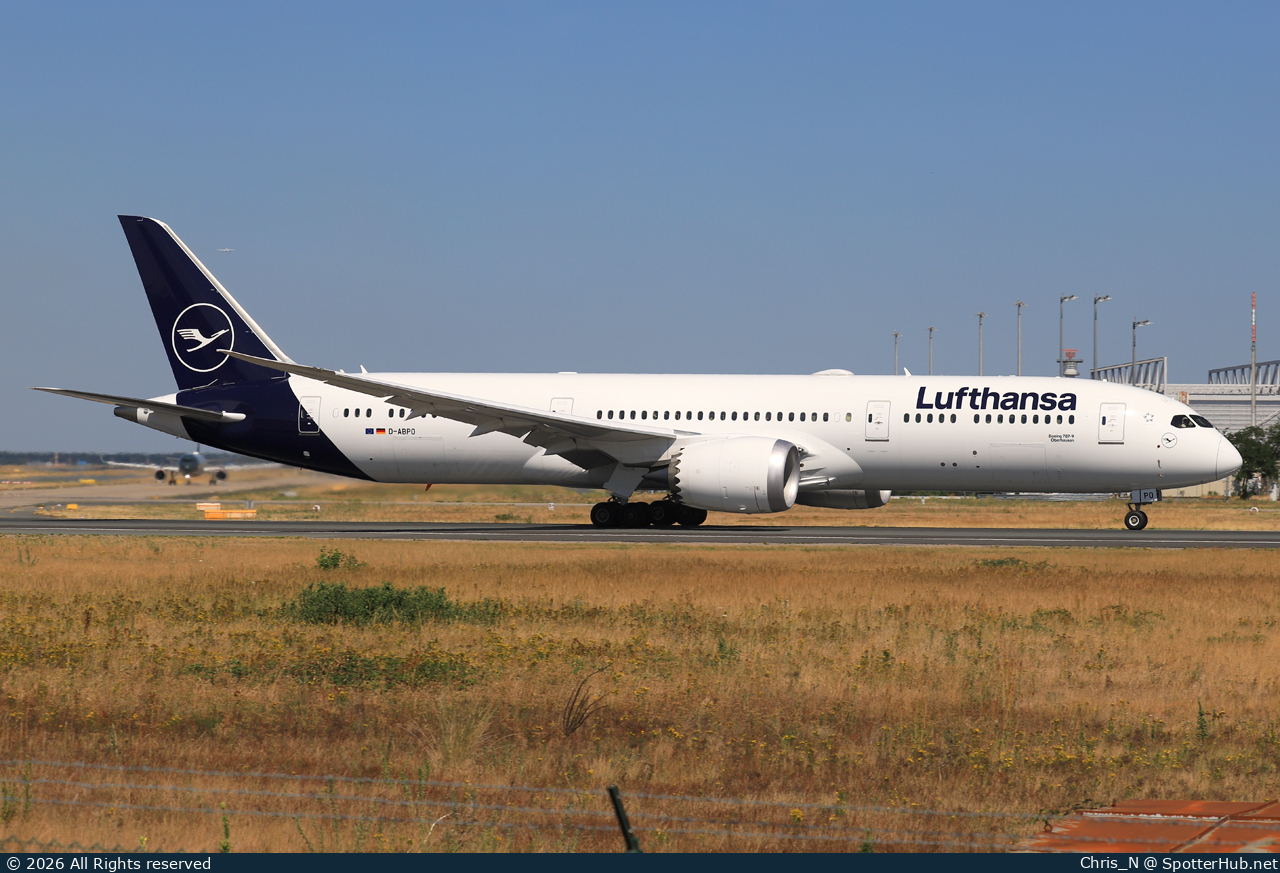 Photo of D-ABPO - Boeing 787-9 Dreamliner operated by Lufthansa