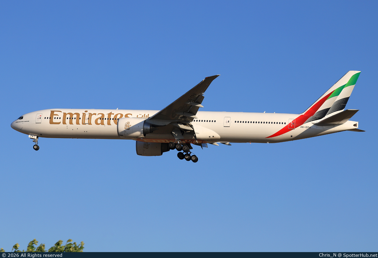 Photo of A6-EPA - Boeing 777-31H(ER) operated by Emirates