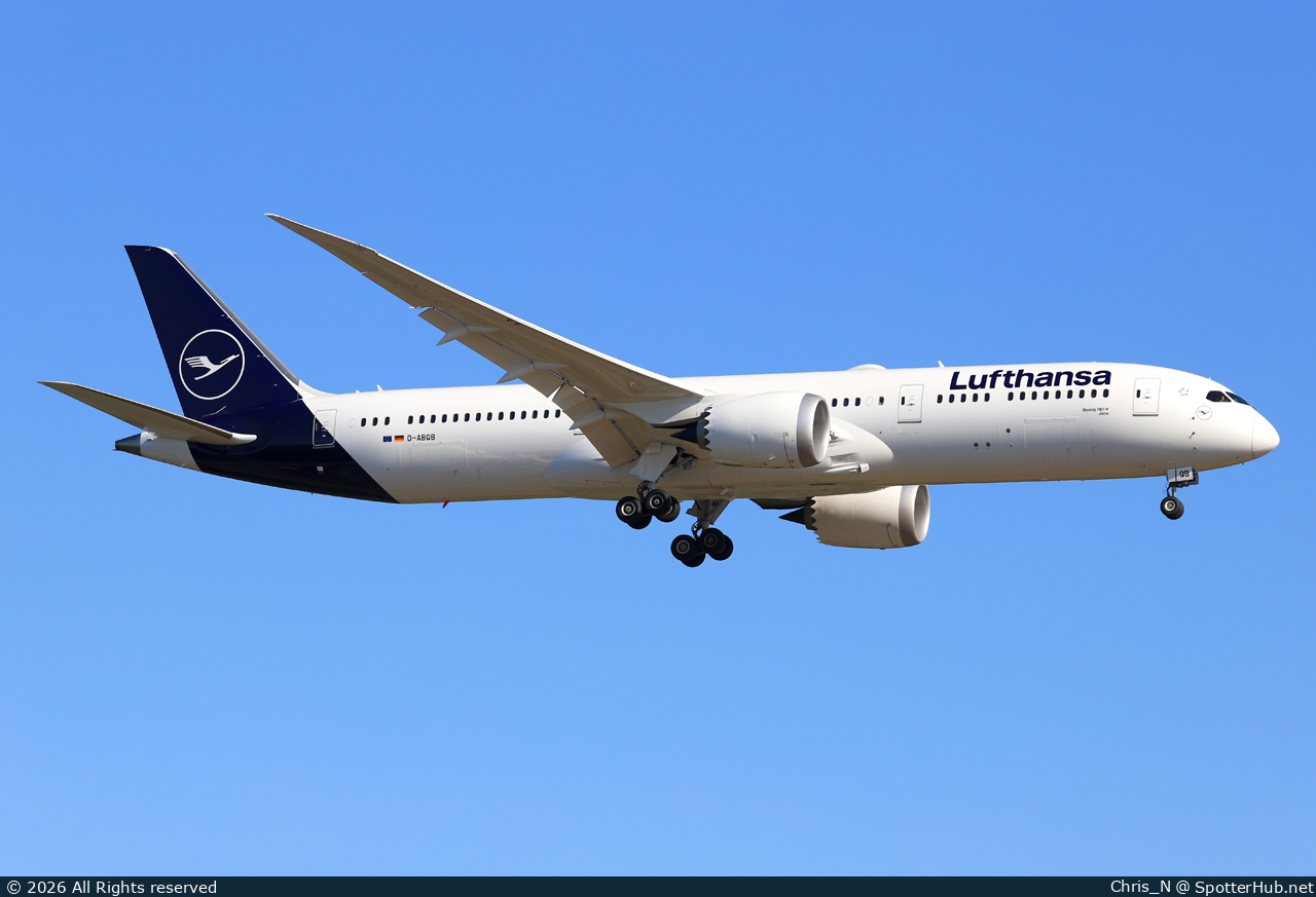 Photo of D-ABQB - Boeing 787-9 Dreamliner operated by Lufthansa