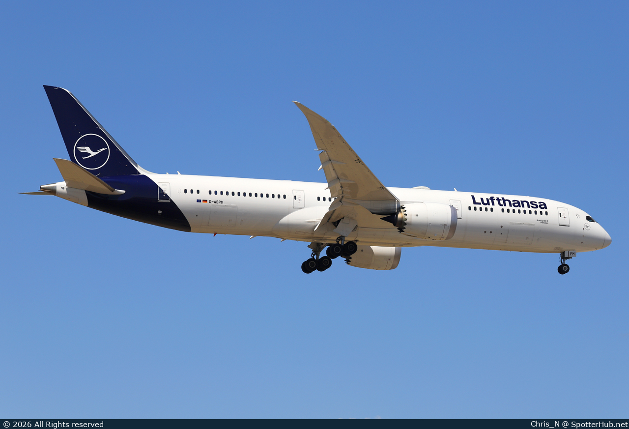 Photo of D-ABPM - Boeing 787-9 Dreamliner operated by Lufthansa