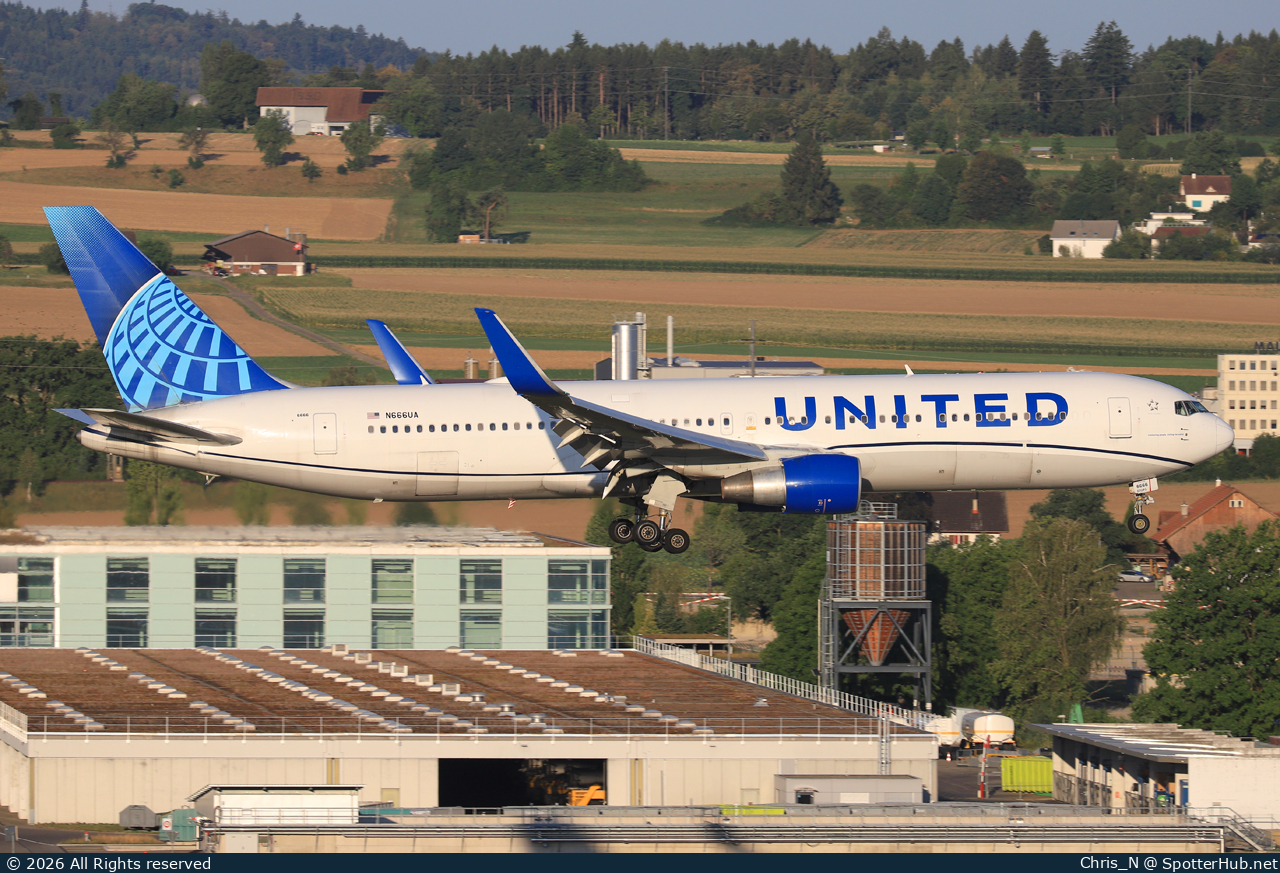 Photo of N666UA - Boeing 767-322(ER) operated by United Airlines