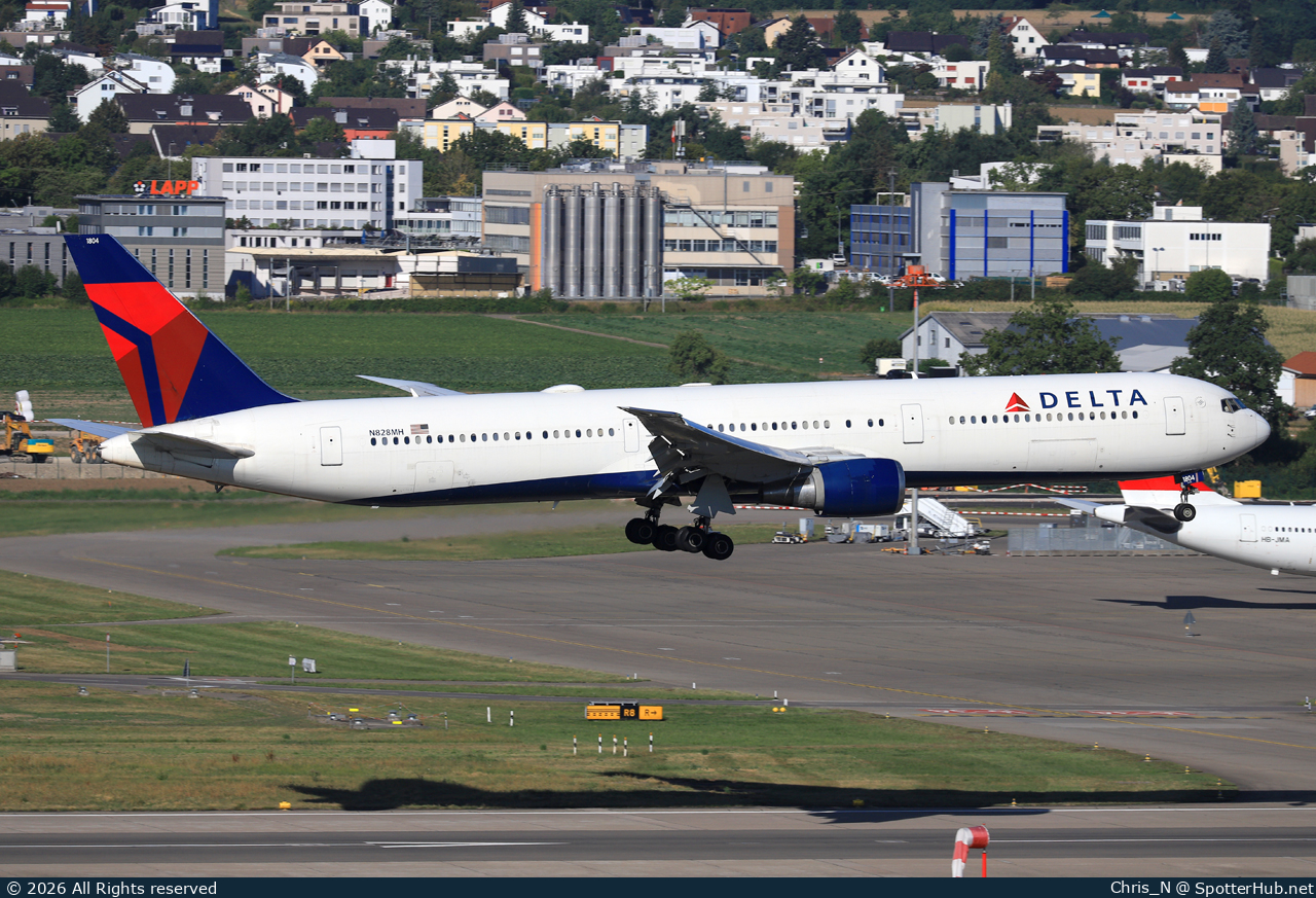 Photo of N828MH - Boeing 767-432(ER) operated by Delta Air Lines
