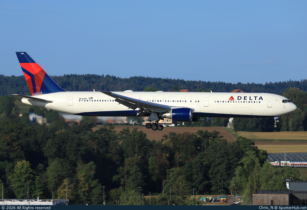 Photo of N832MH - Boeing 767-432(ER) operated by Delta Air Lines
