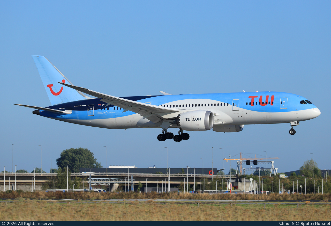 Photo of PH-TFL - Boeing 787-8 Dreamliner operated by TUI Airlines Nederland