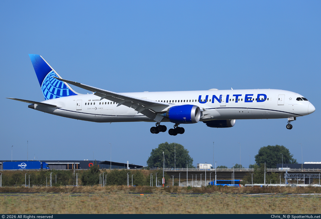 Photo of N22992 - Boeing 787-9 Dreamliner operated by United Airlines